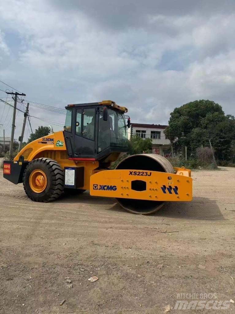XCMG XS 223 J 单轮压路机