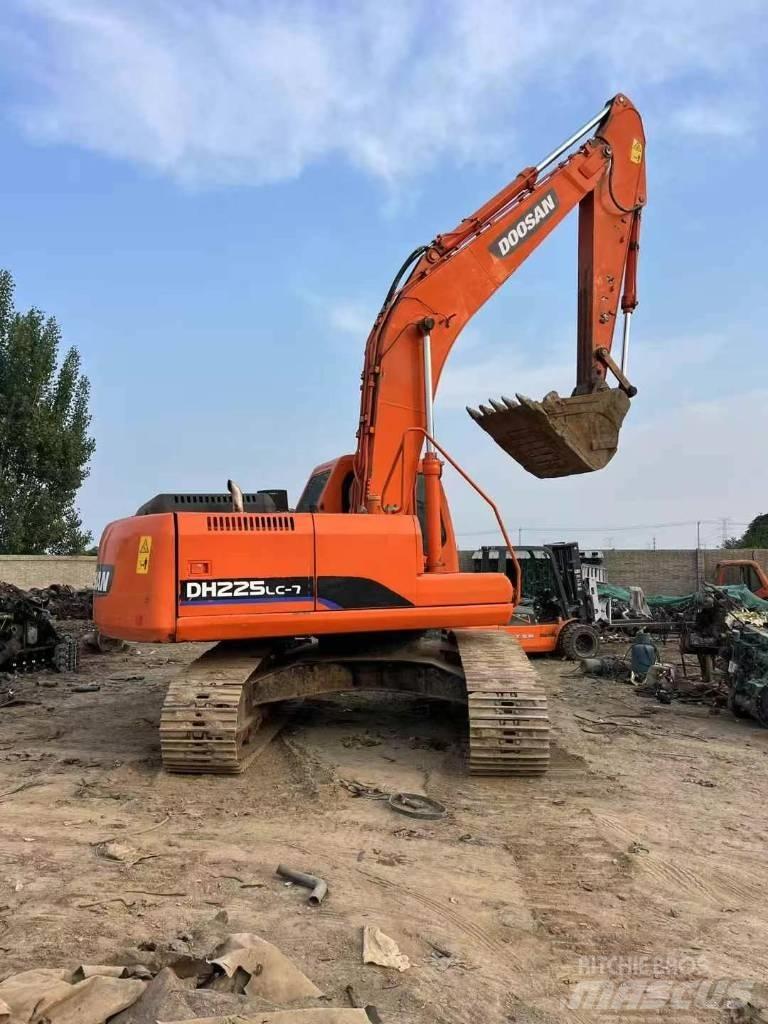 Doosan DH 225 LC-7 履带挖掘机