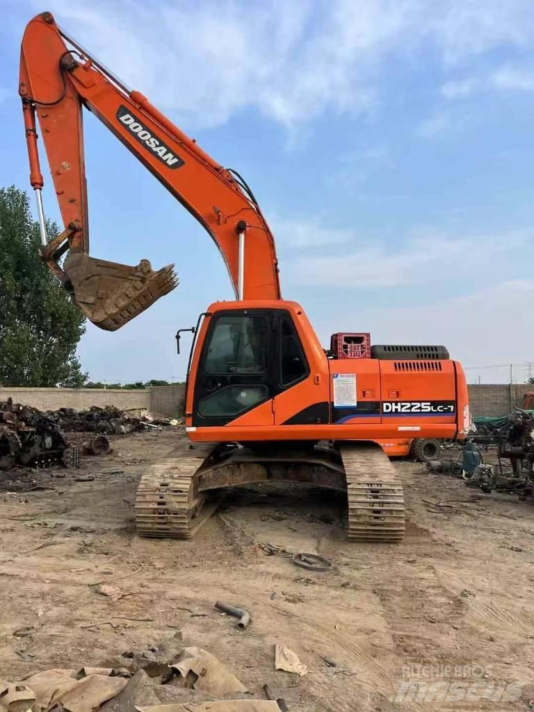 Doosan DH 225 LC-7 履带挖掘机