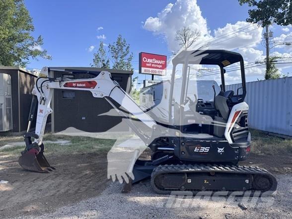 Bobcat E35i 小型挖掘机