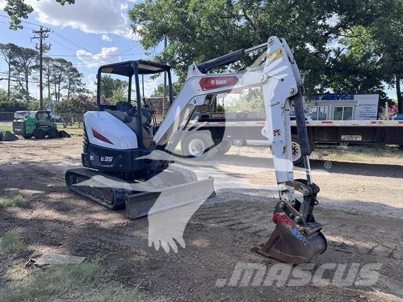 Bobcat E35i 小型挖掘机