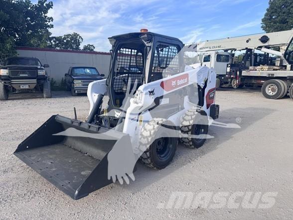 Bobcat S62 滑移装载机