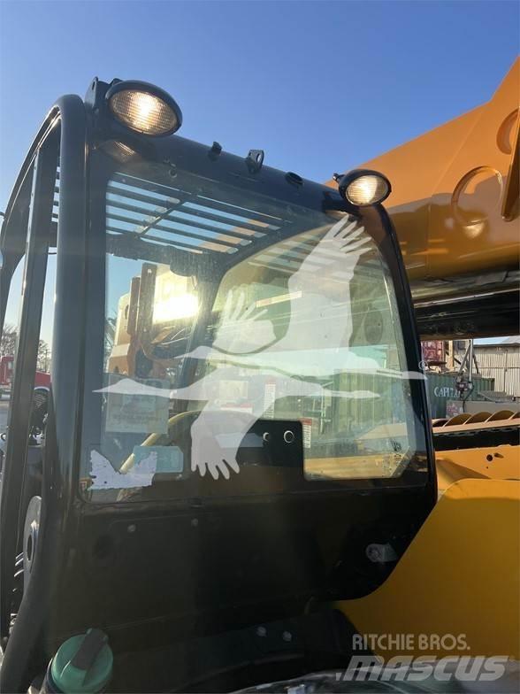 JCB 506-36 伸缩臂叉装车|叉装车