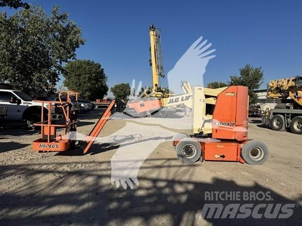 JLG E300AJP 曲臂高空工作平台