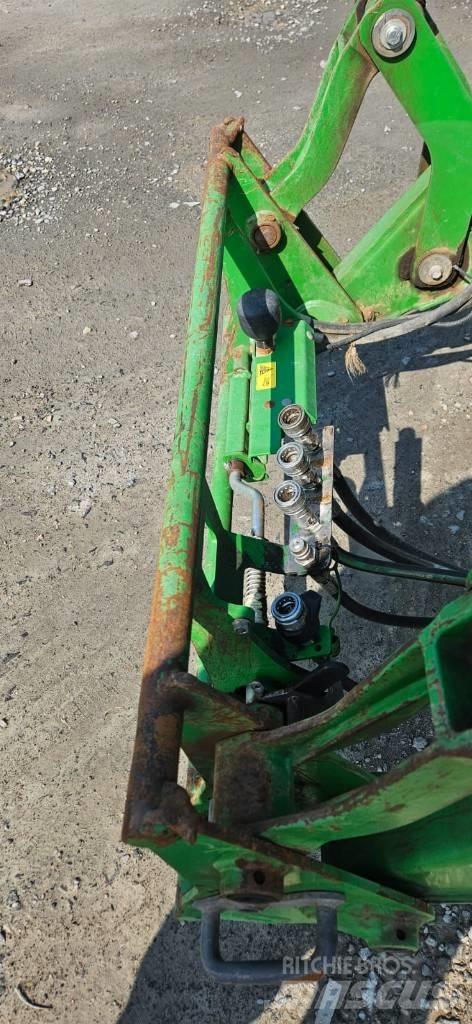 John Deere 6215R 拖拉机/农用车