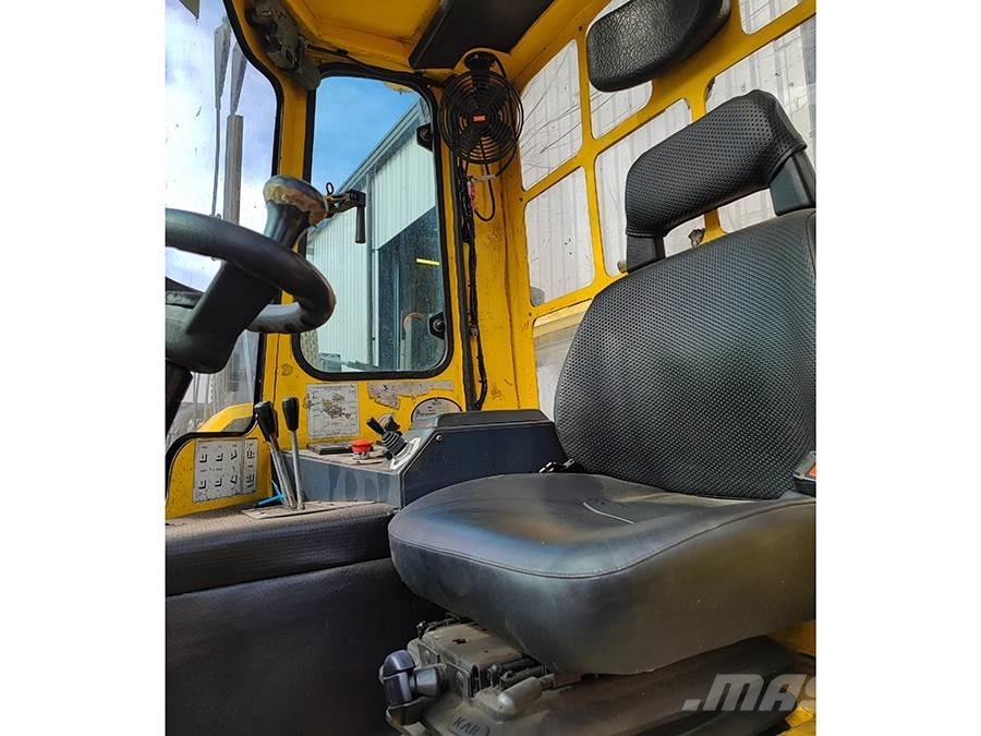 Combilift C4000 四轮前移式叉车