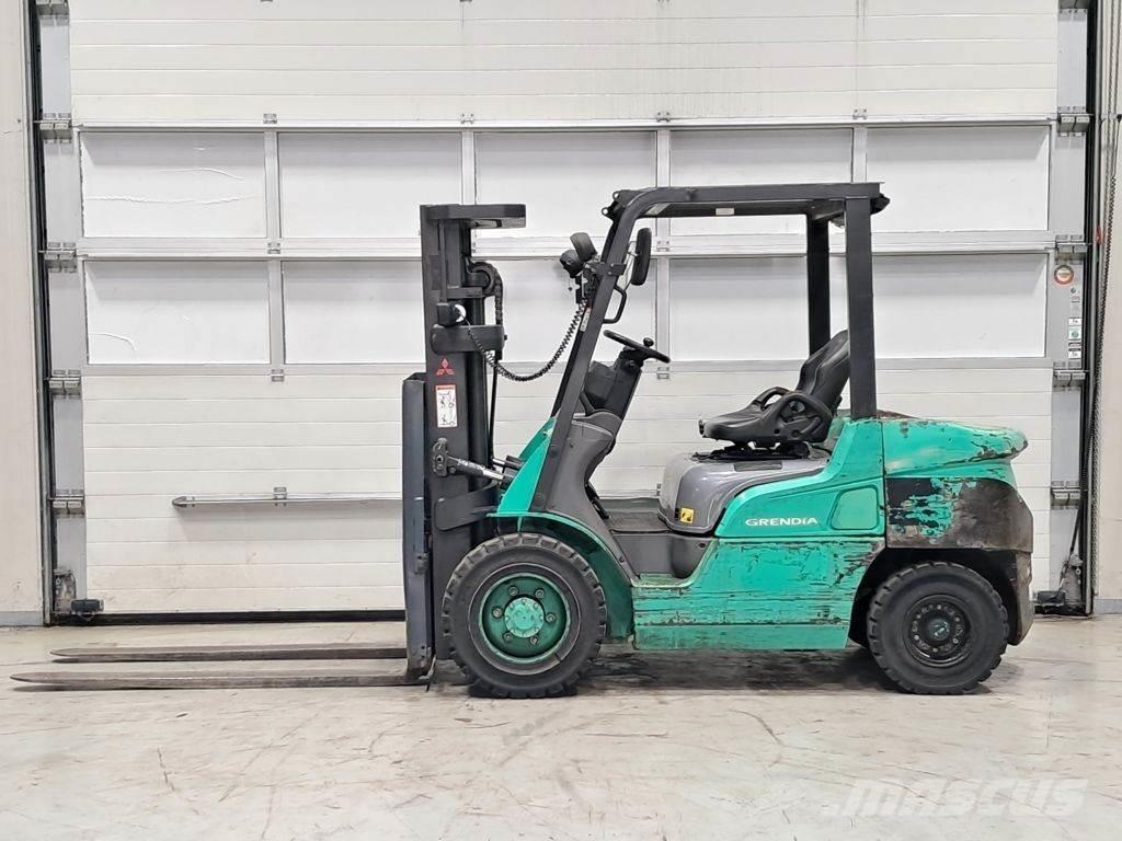 Mitsubishi FD30NT 柴油叉车