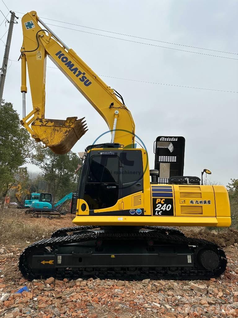 Komatsu PC 240-8 履带挖掘机