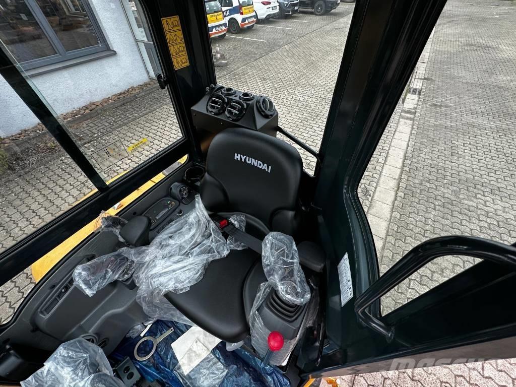 Hyundai R35Z 9A 小型挖掘机