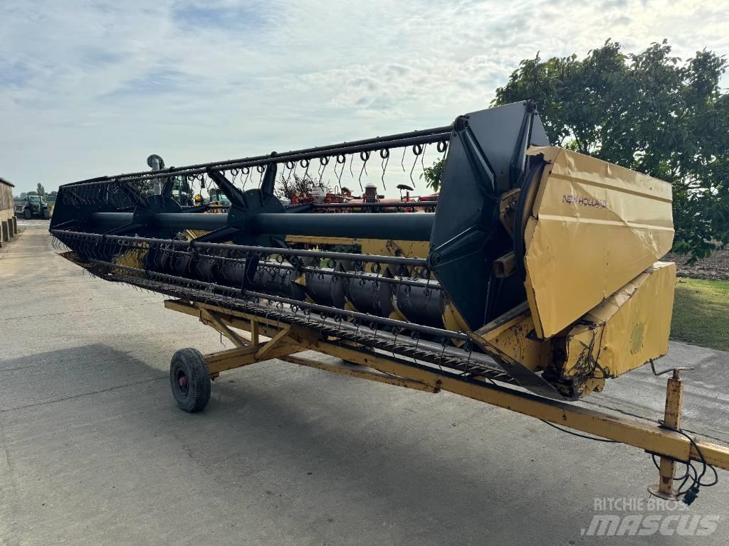 New Holland TX 36 联合收割机