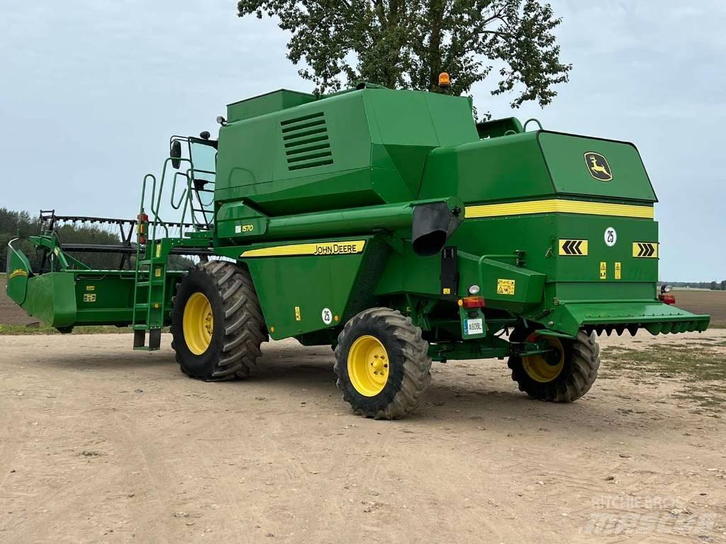 John Deere 1570 联合收割机