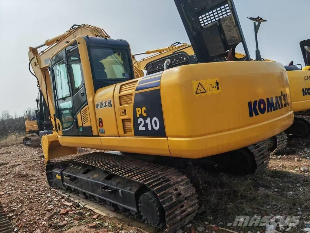 Komatsu 210 履带挖掘机