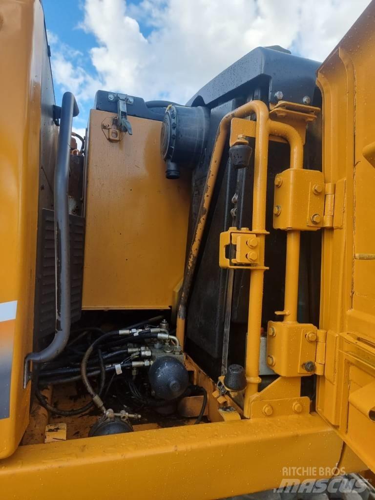 CASE WX 145 轮式挖掘机