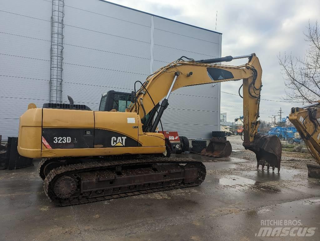 CAT 323 D 履带挖掘机