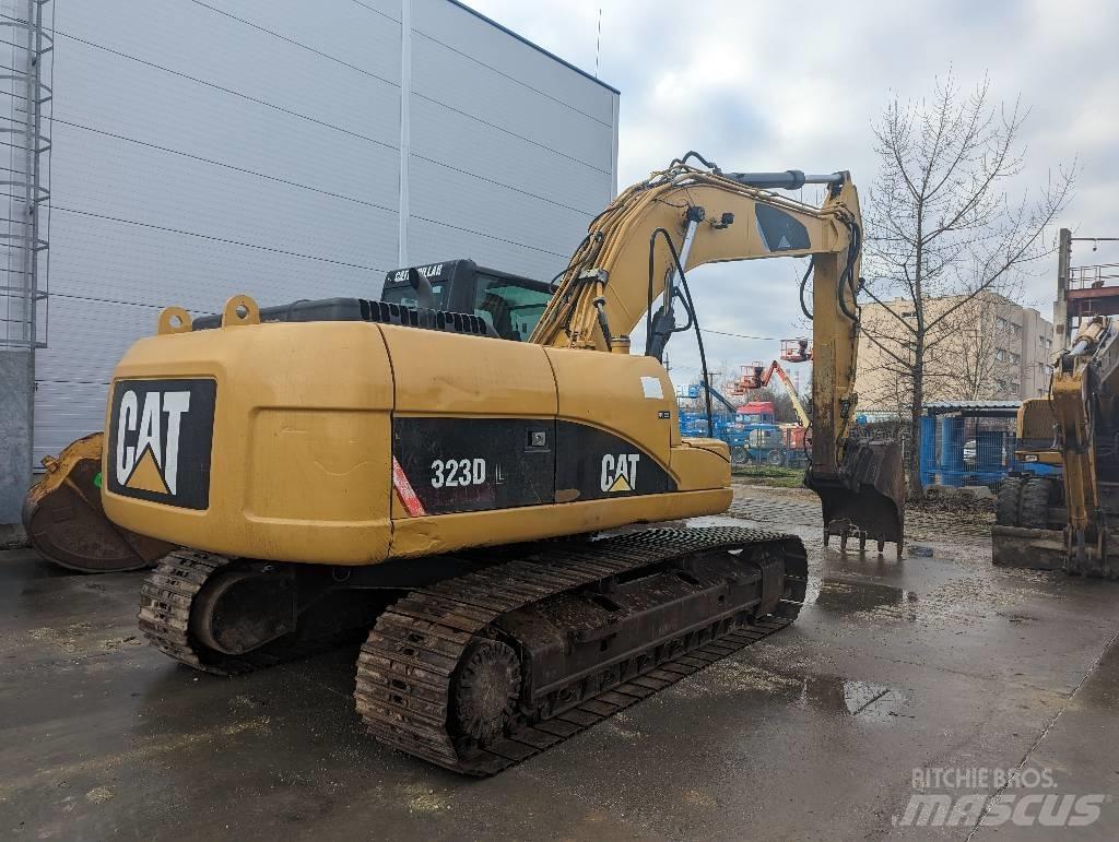 CAT 323 D 履带挖掘机