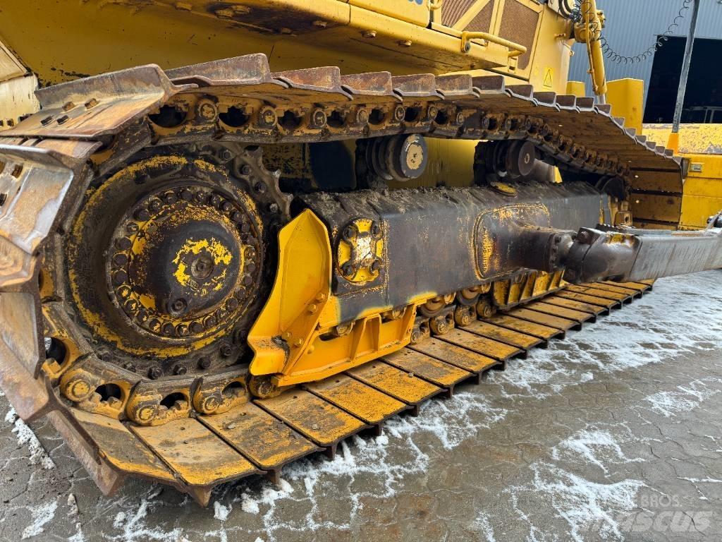 Komatsu D65PX-18 履带式推土机