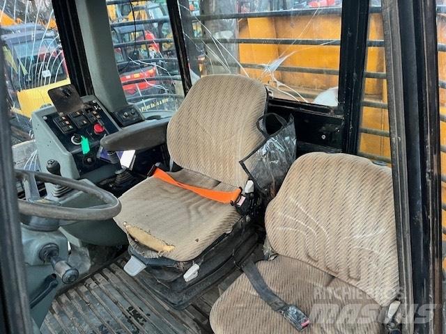 JCB 714 铰接式自卸车