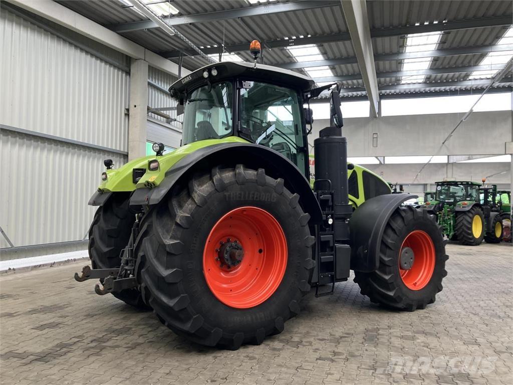 CLAAS Axion 930 拖拉机/农用车