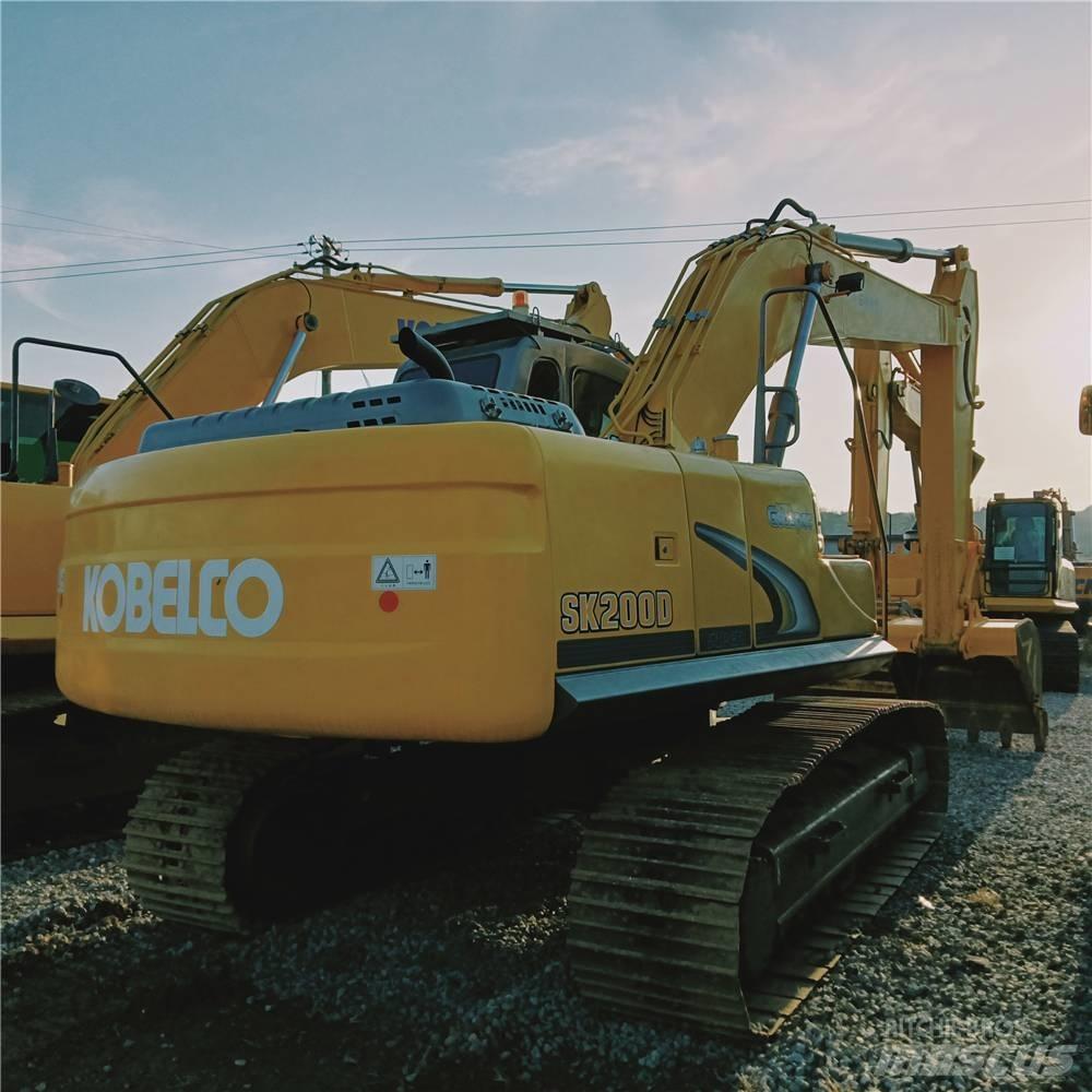 Kobelco SK200-8 履带挖掘机