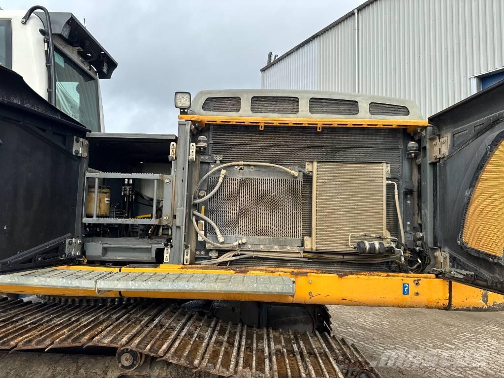 Liebherr R 946 履带挖掘机