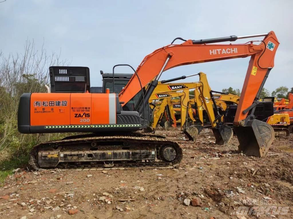 Hitachi ZX200 履带挖掘机