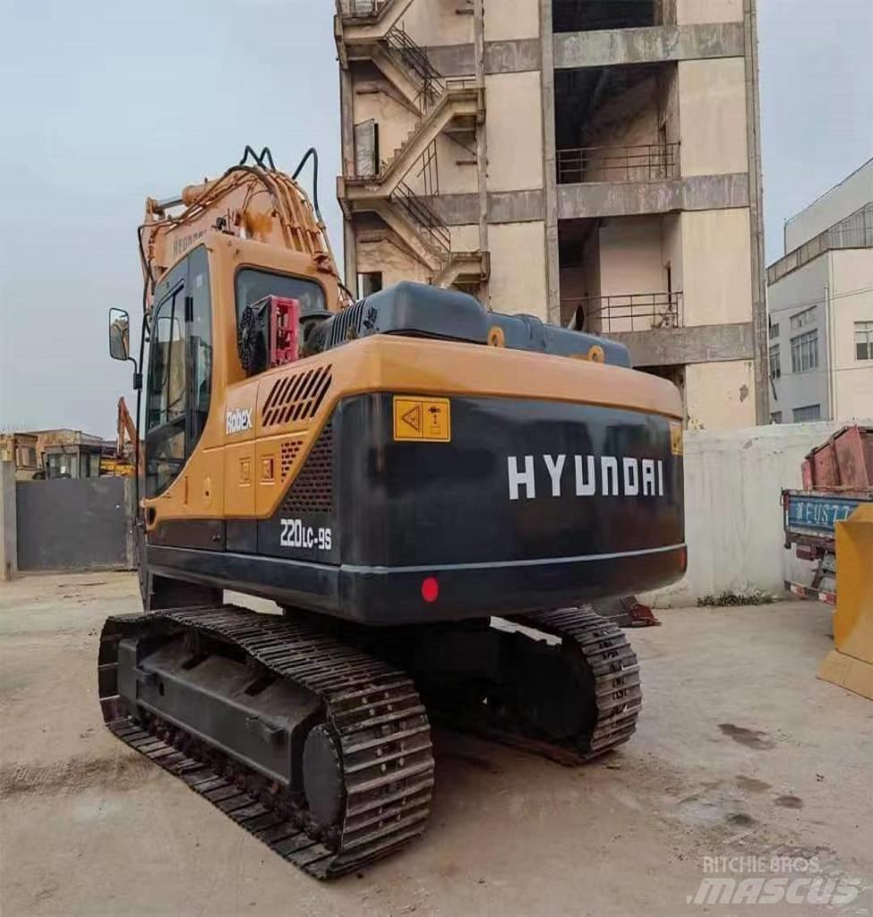Hyundai R220LC-9S 履带挖掘机