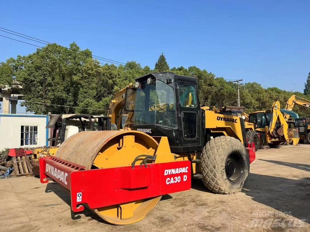 Dynapac CA 30 D 单轮压路机