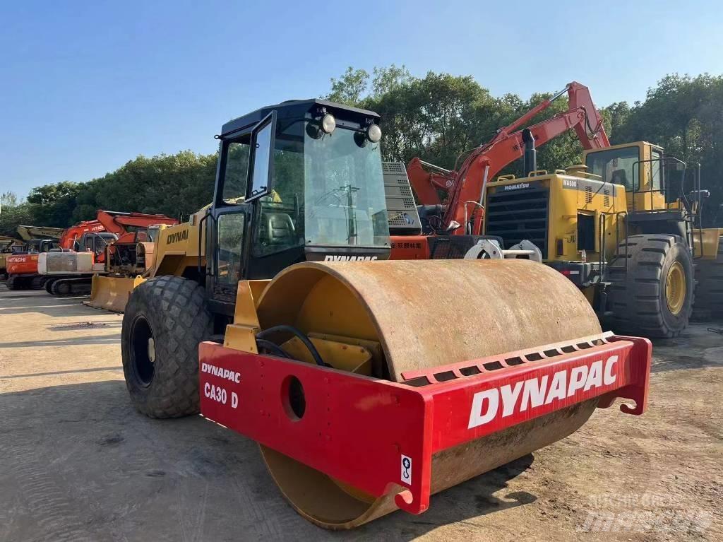 Dynapac CA 30 D 单轮压路机