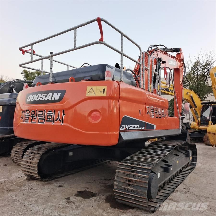 Doosan DX300LC-9C 履带挖掘机