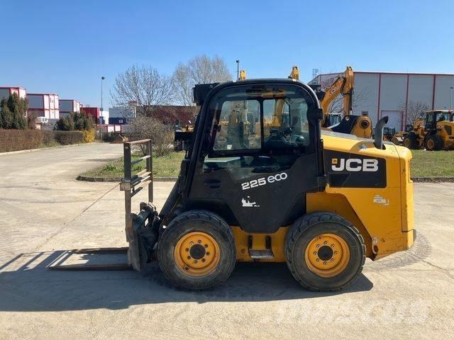 JCB 225 滑移装载机