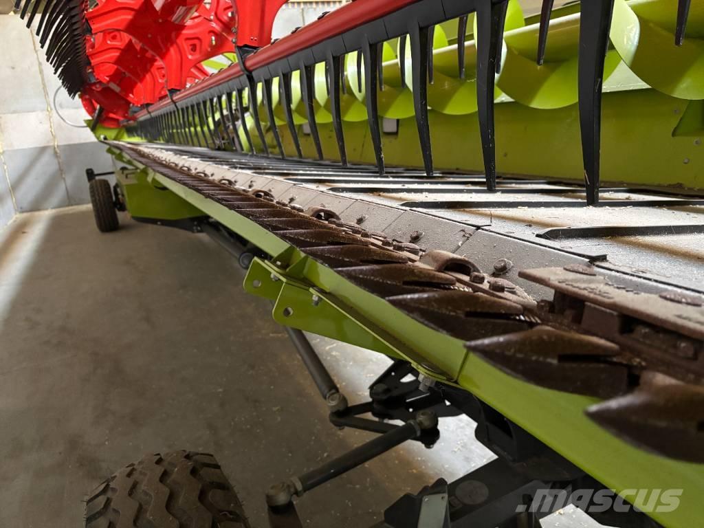 CLAAS LEXION 8800 TT 联合收割机