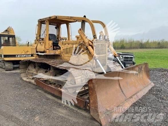 Komatsu D65P-7 履带式推土机