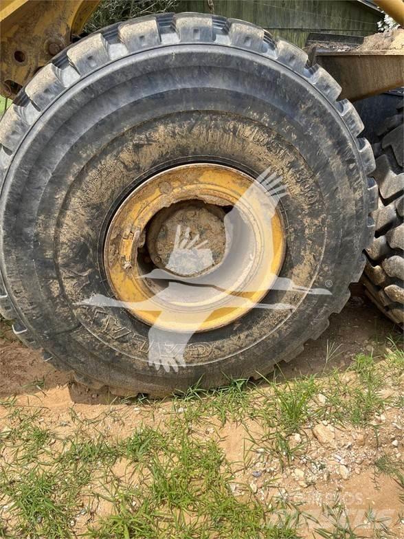 Komatsu HM400 铰接式自卸车