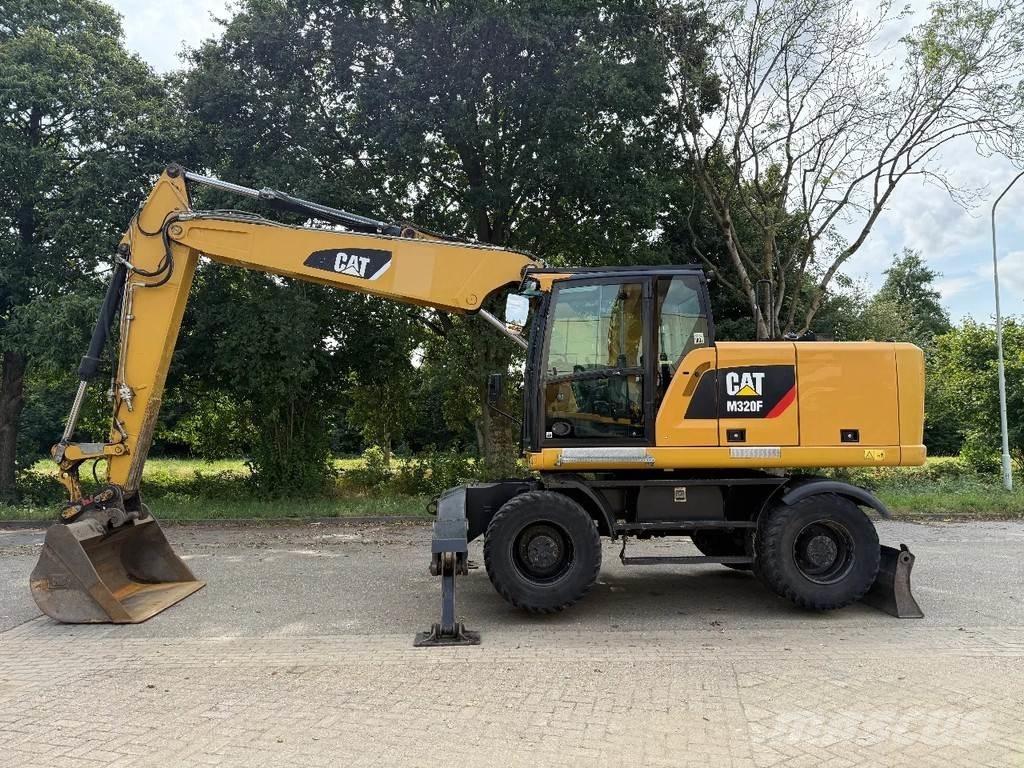 CAT M320F 轮式挖掘机