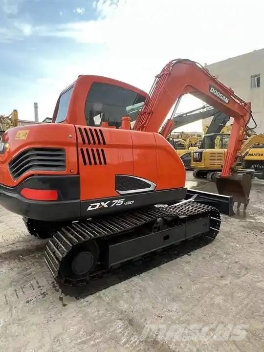 Doosan DX75-9C 中型挖掘机