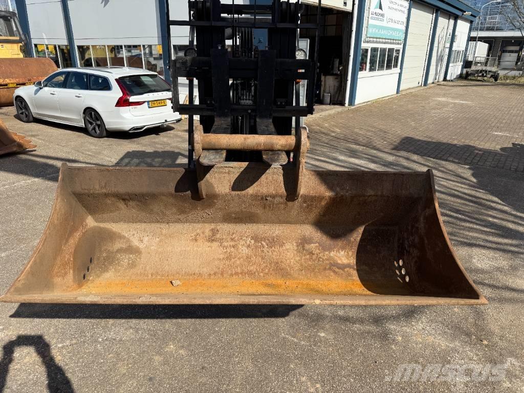 Komatsu HB 215 LC-2 履带挖掘机