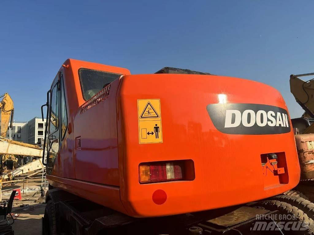 Doosan 150 W-7 轮式挖掘机