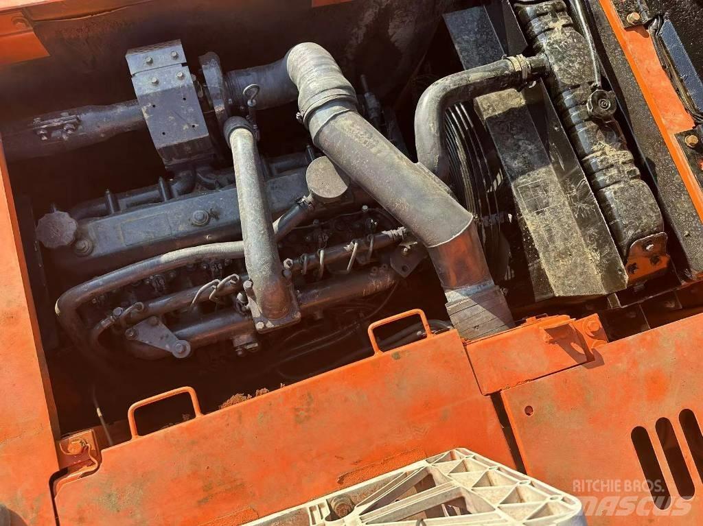 Doosan 150 W-7 轮式挖掘机