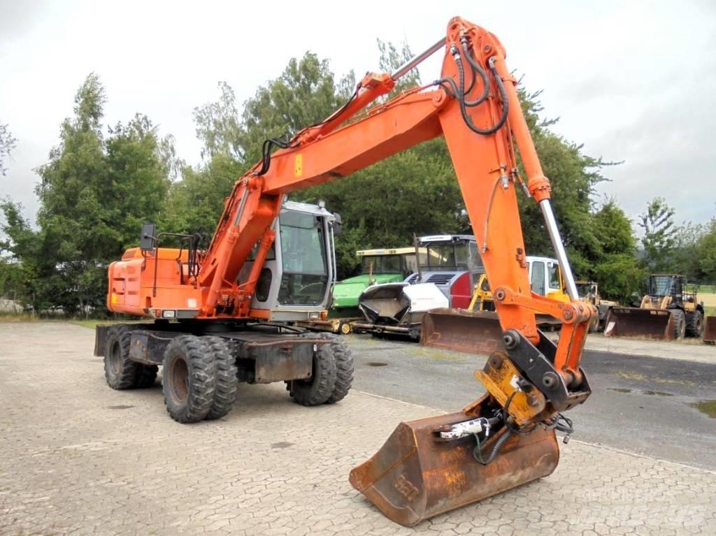 Hitachi FH 130 W-3 轮式挖掘机