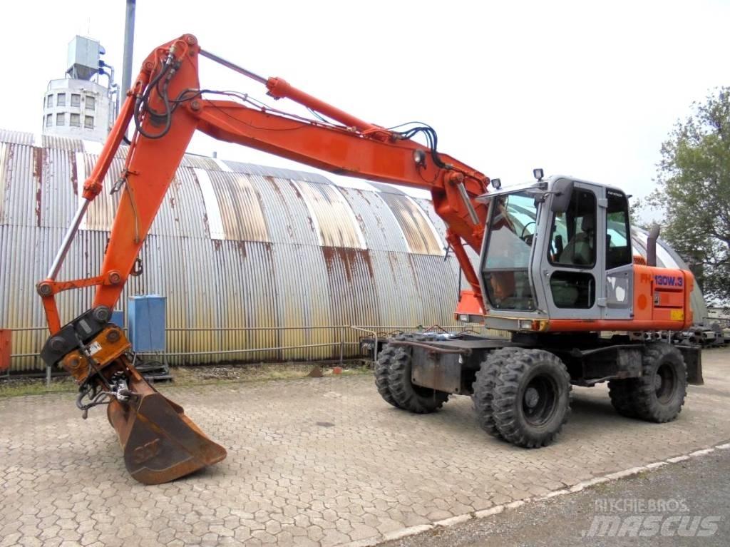 Hitachi FH 130 W-3 轮式挖掘机
