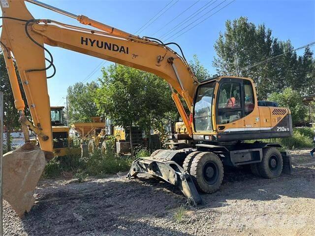 Hyundai 210W 轮式挖掘机
