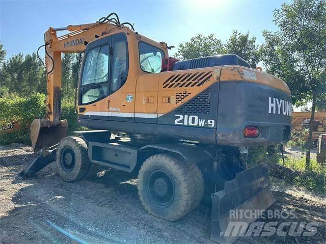 Hyundai 210W 轮式挖掘机