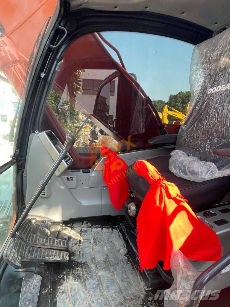 Doosan DX 225 LCA 履带挖掘机