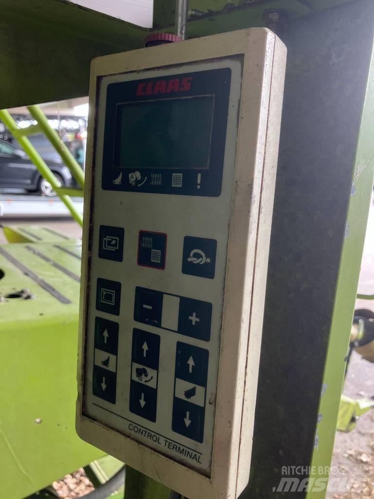 CLAAS Rollant 255 RC 圆捆打捆机
