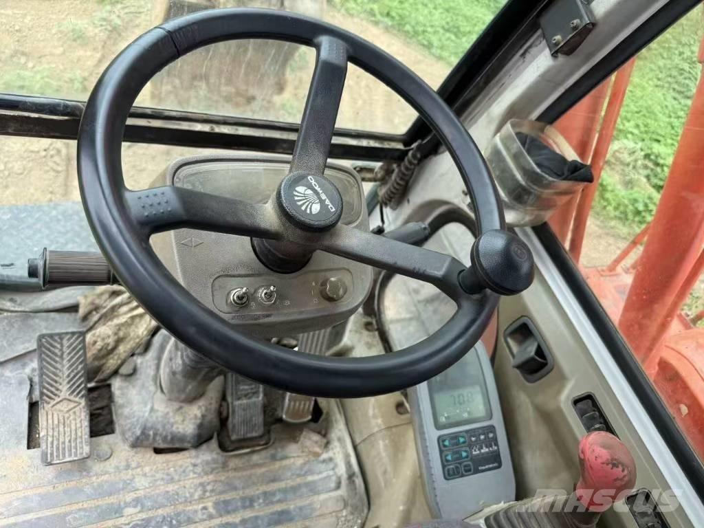 Doosan DH 150 W-7 轮式挖掘机