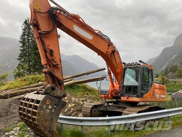 Doosan DX 225 LC-3 履带挖掘机