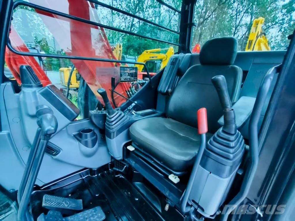 Hitachi ZX 70 小型挖掘机