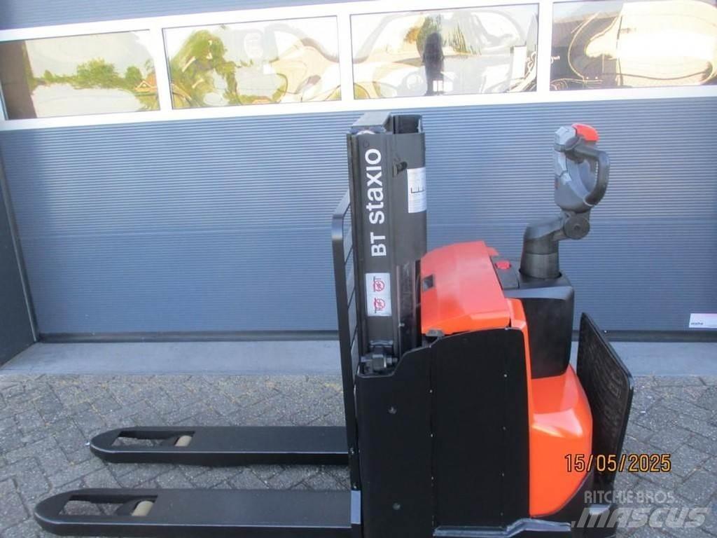 BT SWE 200D 手推堆垛车