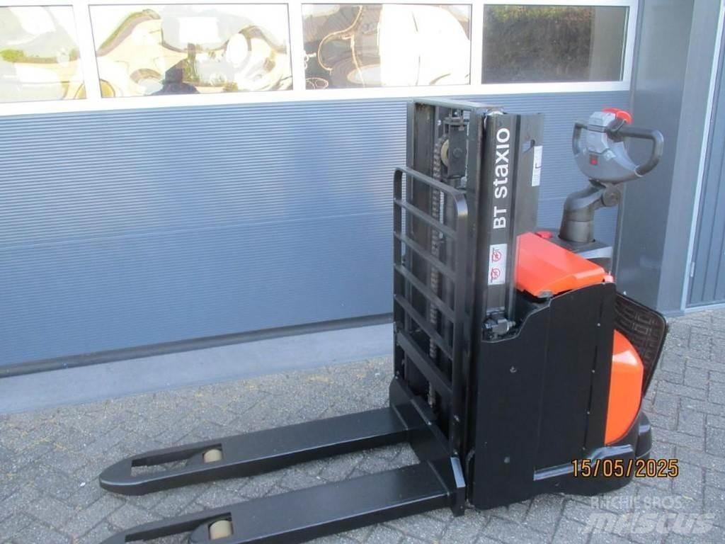 BT SWE 200D 手推堆垛车