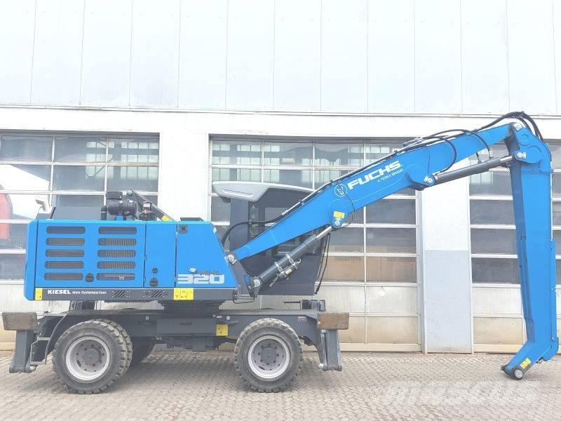 Fuchs MHL 320 F 工业挖掘机